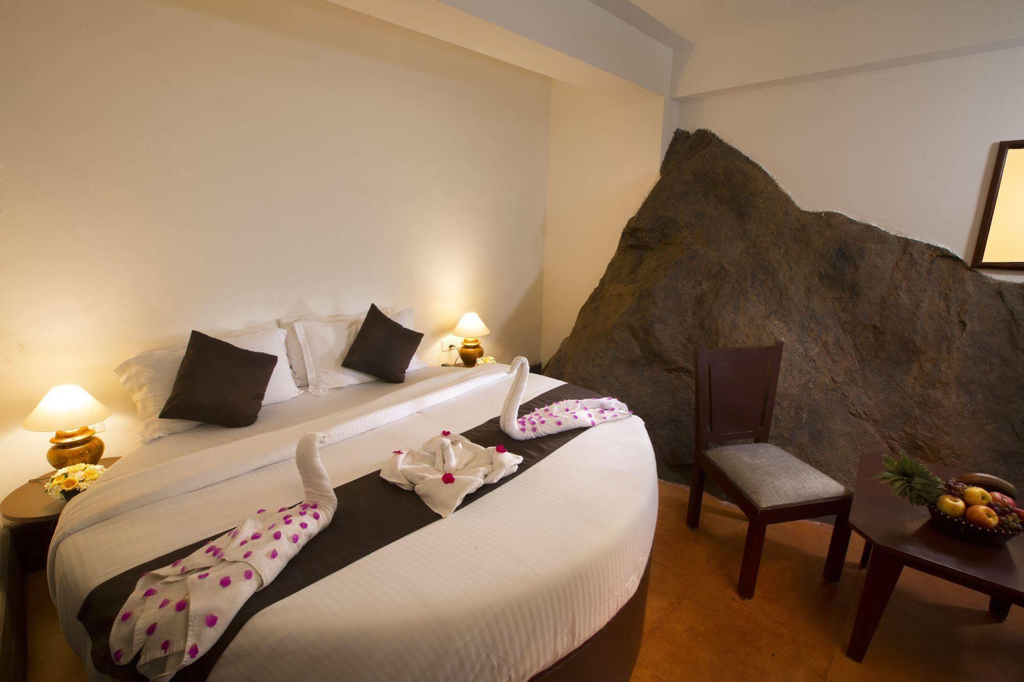 Madhumanthra Resort - Homestay Munnar Exteriör bild