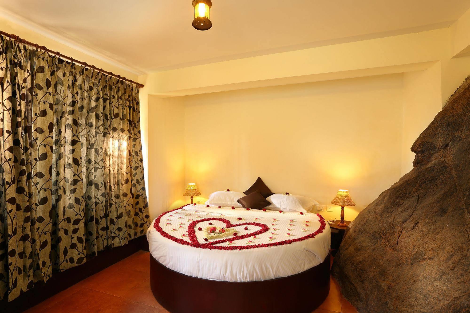 Madhumanthra Resort - Homestay Munnar Exteriör bild